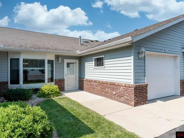 239 Heather Ln, Mankato, MN 56001