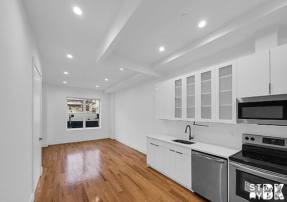 2nd image of 332 E 28th St #1R