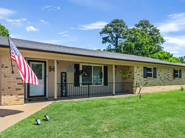 1804 Morris Dr, Jacksonville, TX 75766