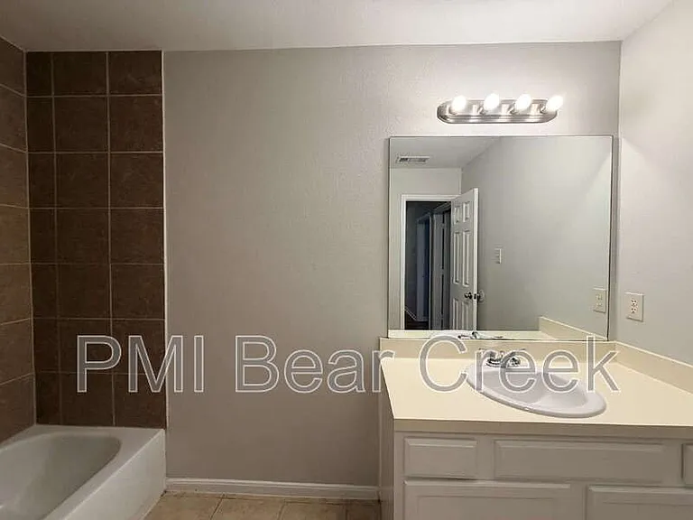 6407 Waldron Dr #B — Photo 23