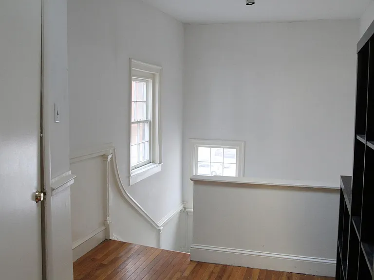 218 S 8th St #3F — Photo 11