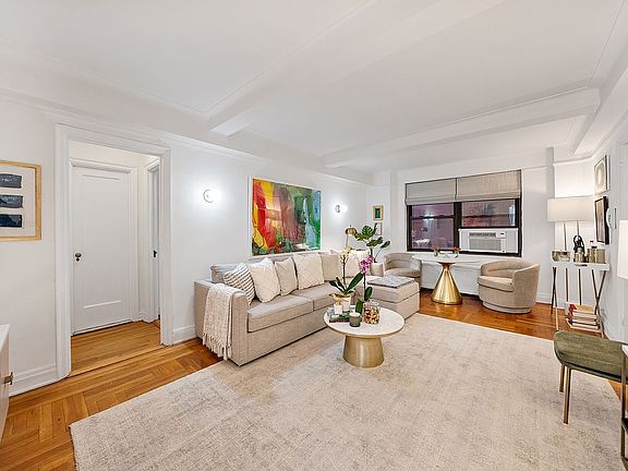 2nd image of 245 E 72nd St APT 4E