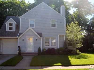 1593 Victoria St, Baldwin, NY, 11510