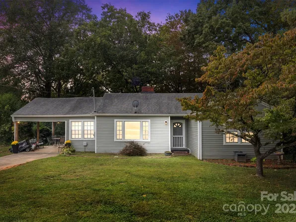 310 S Main St, Stanley, NC 28164