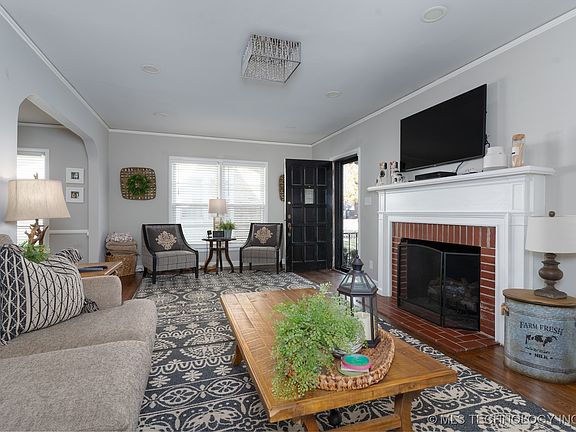 5th image of 1648 S Gary Ave