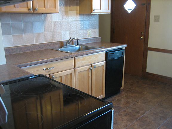 3rd image of 3637 N Artesian Ave