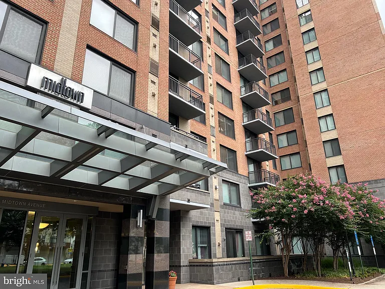 2451 Midtown Ave #606 — Photo 44