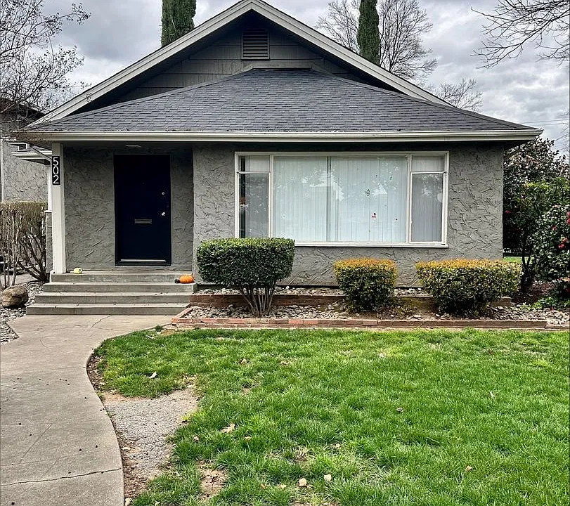 502 W Sacramento Ave