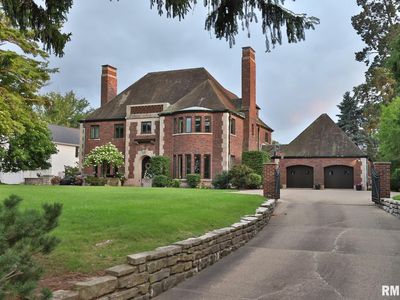 4421 N Grandview Dr, Peoria Heights, IL, 61616