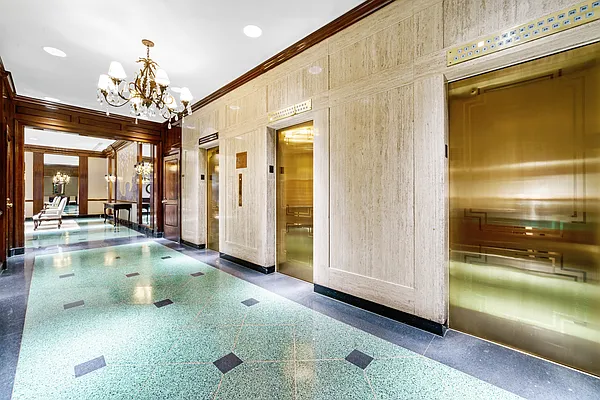 Rented by MNS | media 18