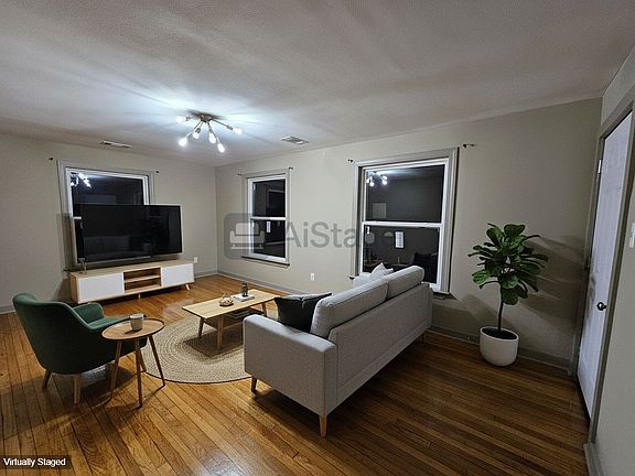 2nd image of 1724 W 19th St #4