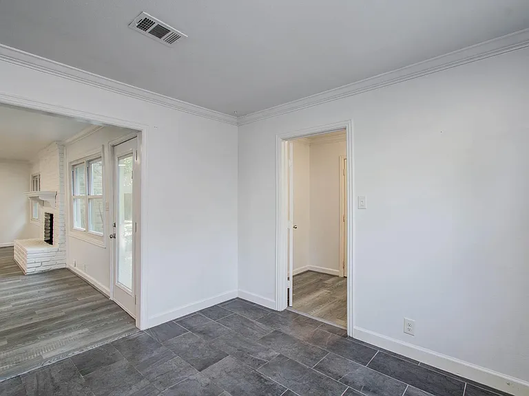 674 Ravensworth Dr — Photo 32