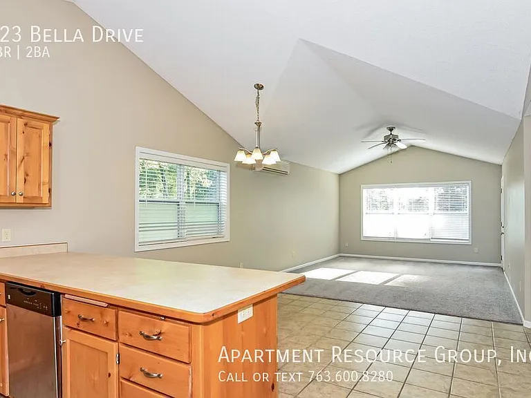 823 Bella Dr — Photo 7
