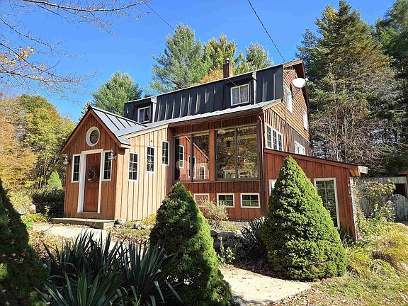 3rd image of 643 Cooledge Road