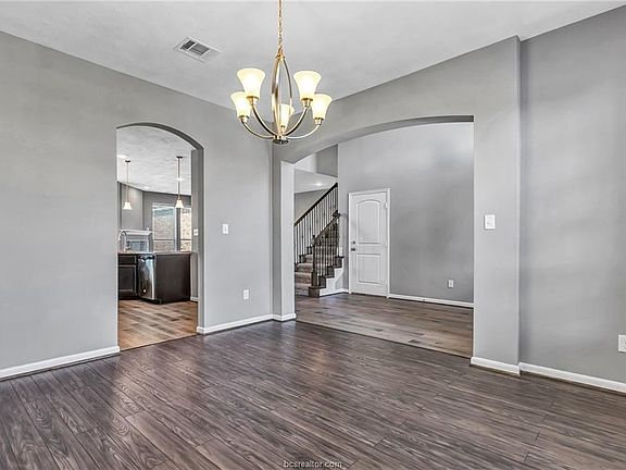 5th image of 4008 Alford St