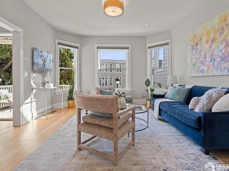 220 Corbett Ave — Photo 4