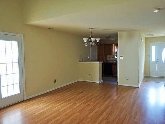 3rd image of 3214 Salud Ln