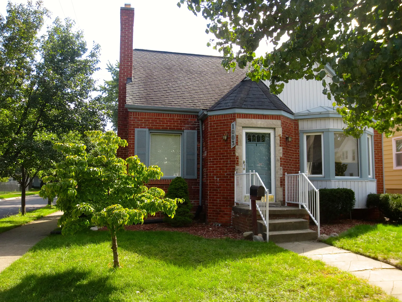 1003 Pearson St photo 1
