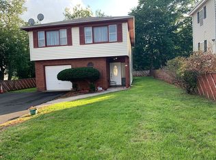 22 Millstone Rd, Somerset, NJ 08873