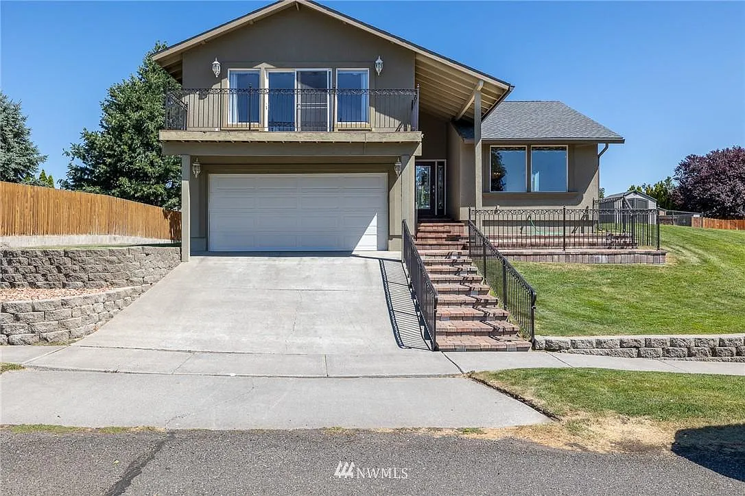 4509 Hilltop Dr photo 1