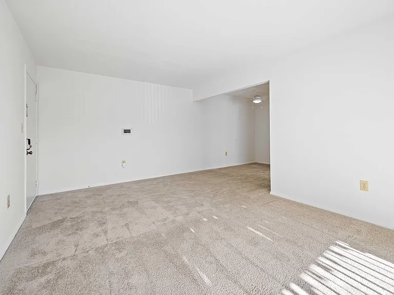 Foxridge Apartment Homes — Photo 219