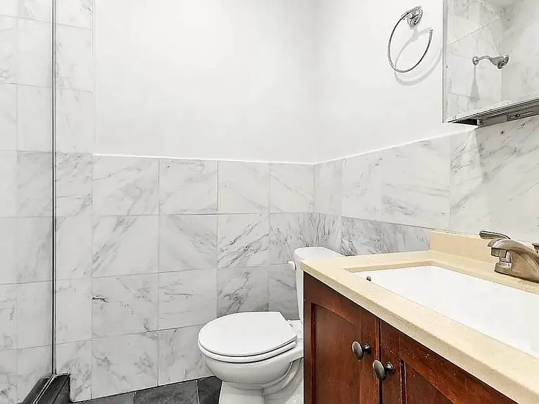 32 Garnet St #4LL — Photo 5