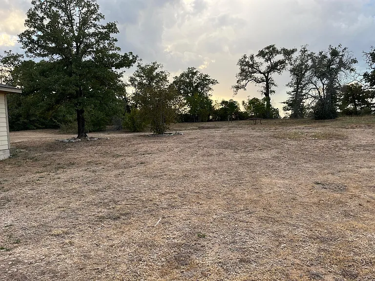 654 FM 1209 — Photo 19