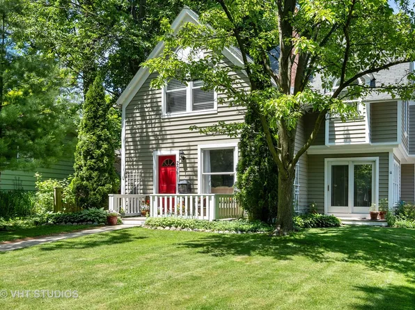 206 E Prospect Ave, Lake Bluff, IL 60044