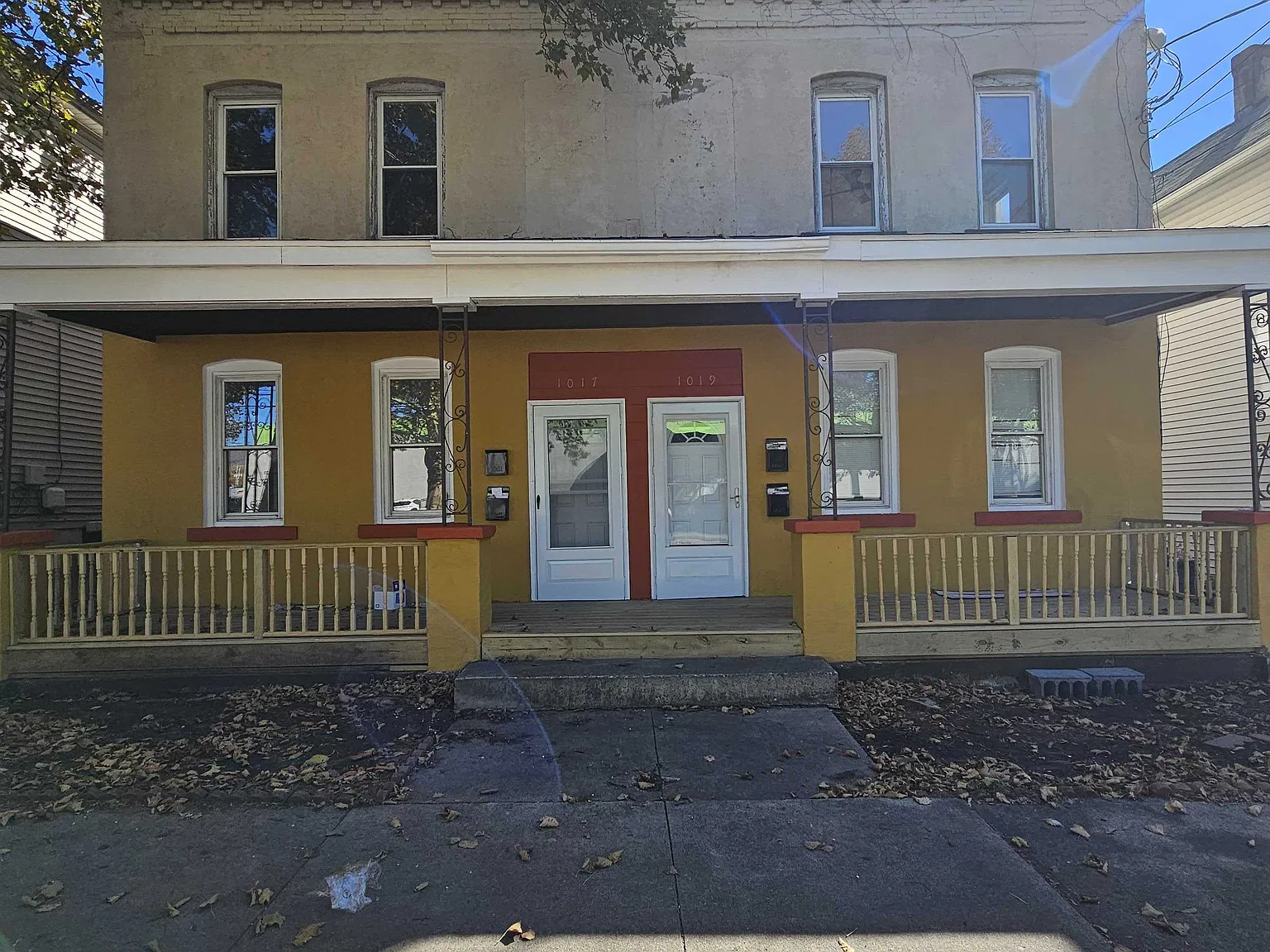 2 bed, 940 sqft, $1,350 — Photo 1