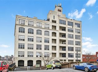 5850 Centre Ave APT 302, Pittsburgh, PA