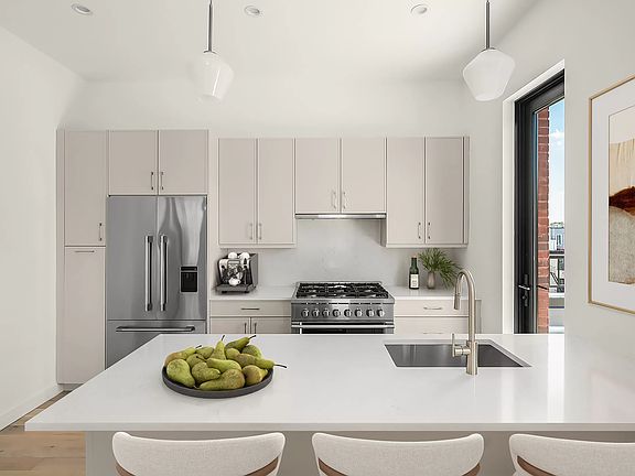 3rd image of 538 Clinton St Penthouse A