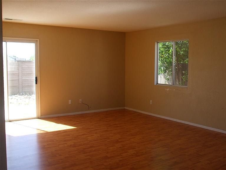 2nd image of 3804 Leilani Ln
