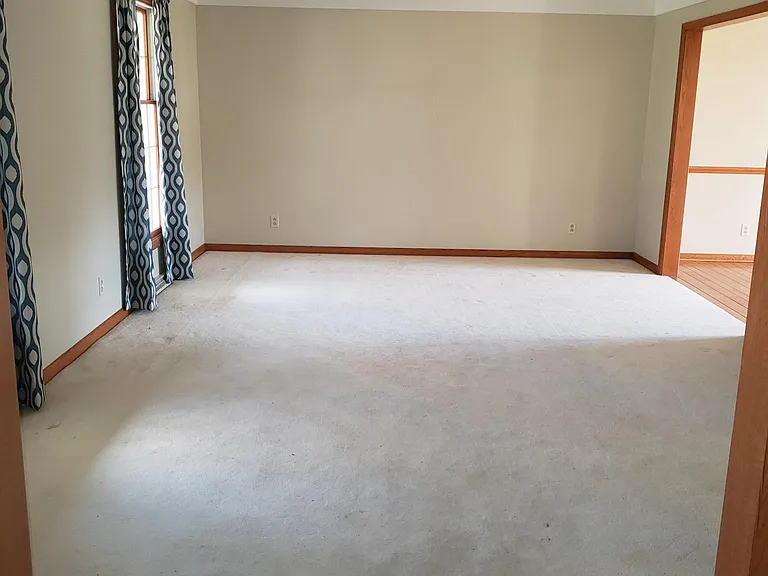 5660 Sharon Dr — Photo 6