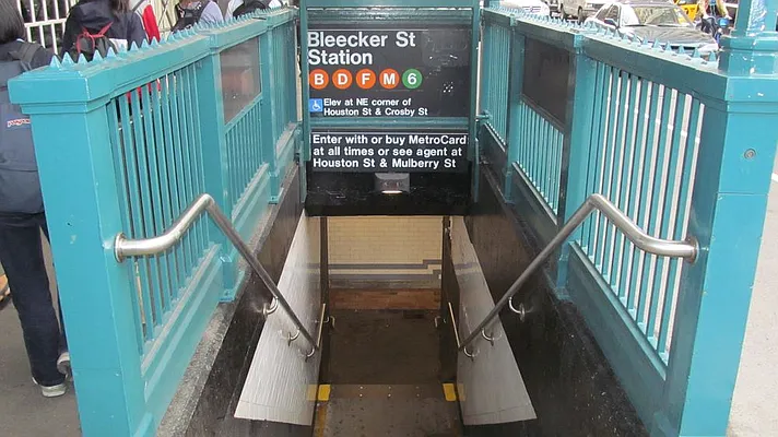 Rented by Lisa Management | media 52