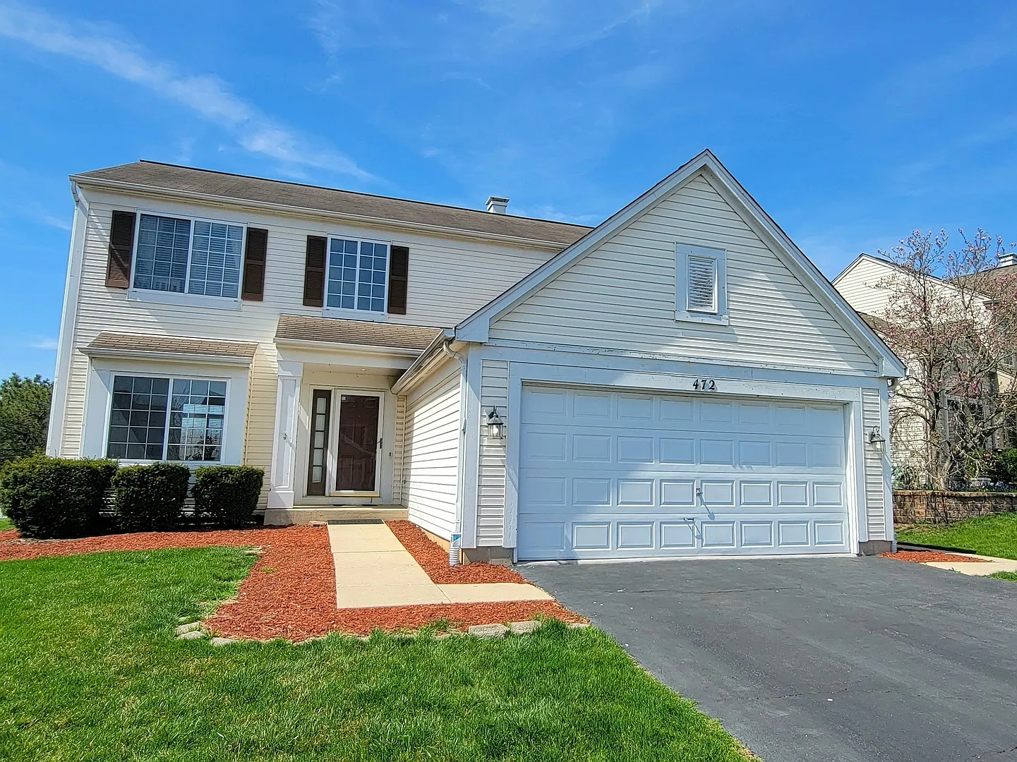 472 Knoll Crest Dr photo 1