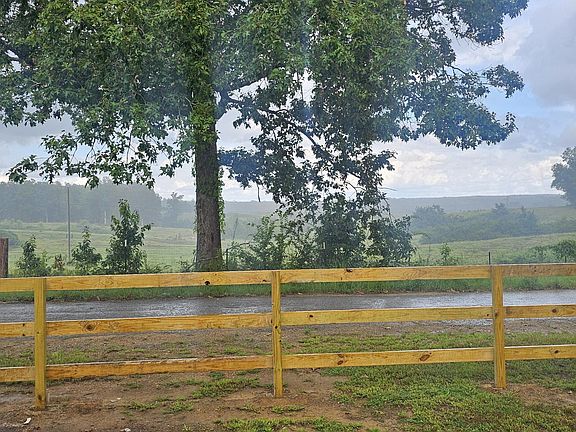 3rd image of 2089 County Road 10