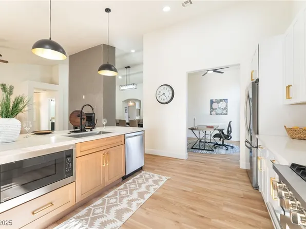1901 Rolling Dunes Ct, Las Vegas, NV 89117