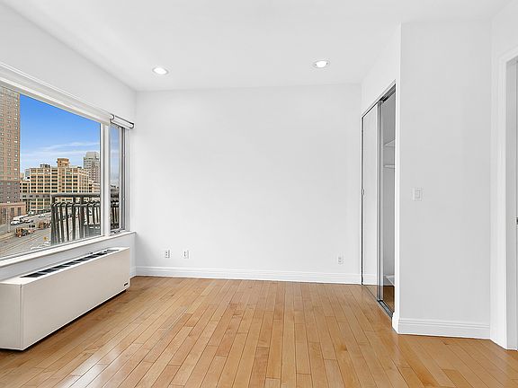 3rd image of 189 Bridge St APT 7C