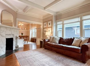 1218 N 49th St, Seattle, WA 98103