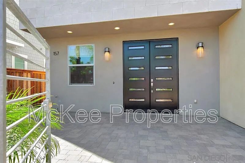 3 bed, 2.5 bath, 1520 sqft, $4,800 — Photo 3
