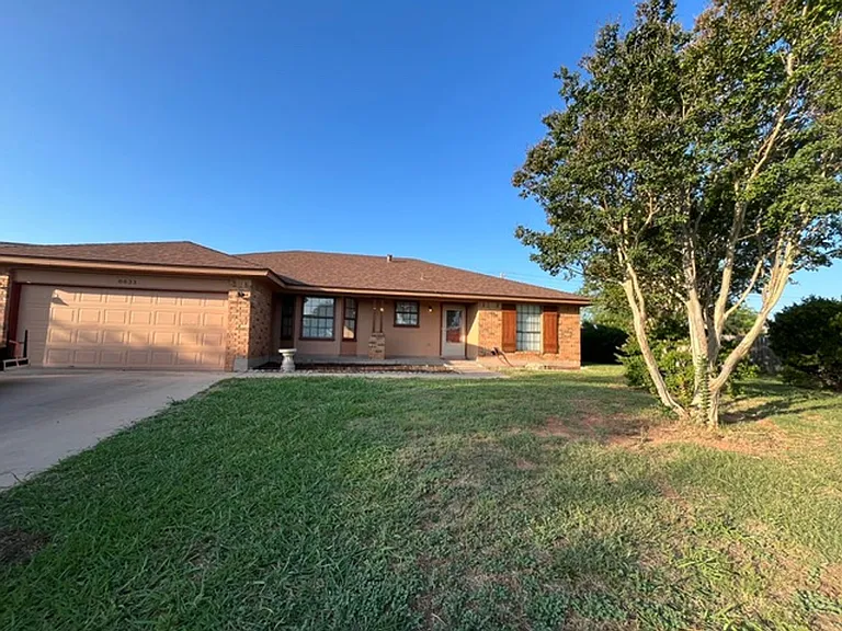 8033 Weehunt Ct — Photo 1