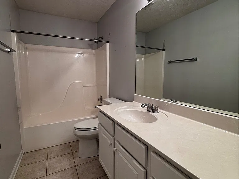 1801 Young Pointe Blvd — Photo 17