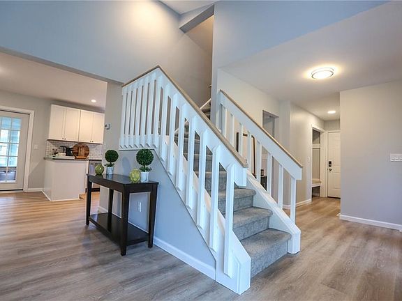 5th image of 60 Pine Brook Cir