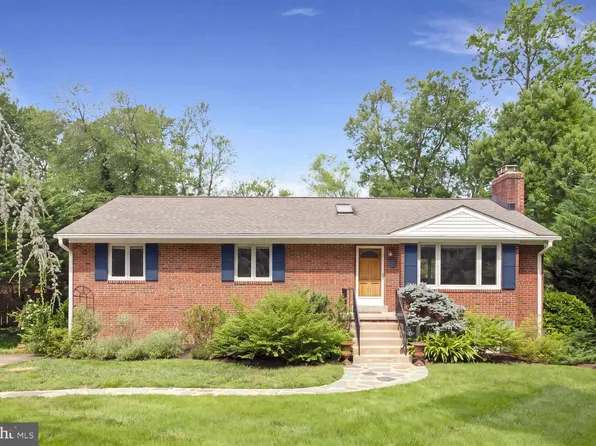 8540 Mount Zephyr Dr, Alexandria, VA 22309