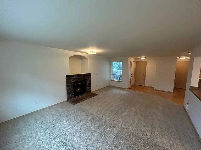 4434 NE 2nd Ln — Photo 5