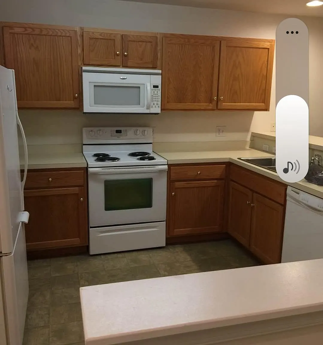 1 bed, 738 sqft, $1,150 — Photo 3