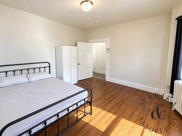 4-A Sherman St #1, Cambridge, MA 02138