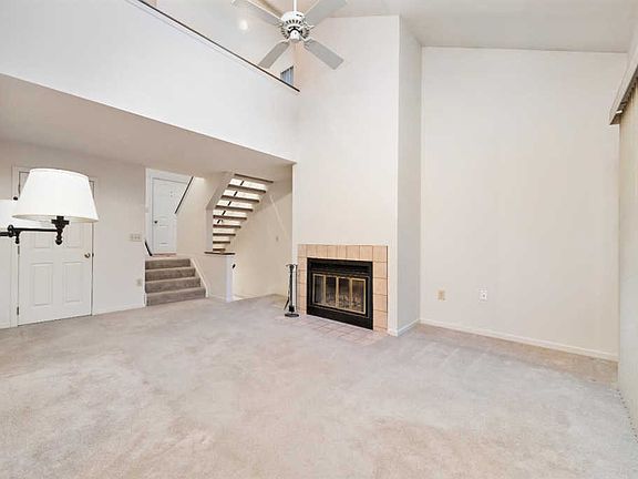 5th image of 250 Centerbury Ct