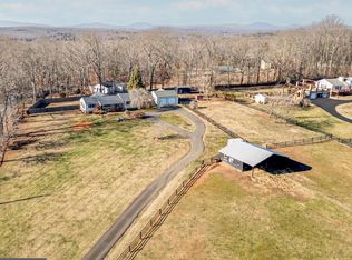 8487 Leeds Manor Rd, Warrenton, VA 20186