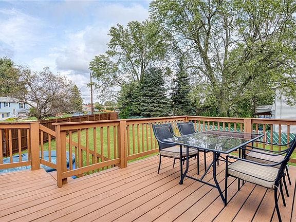 4th image of 30 N Seine Dr